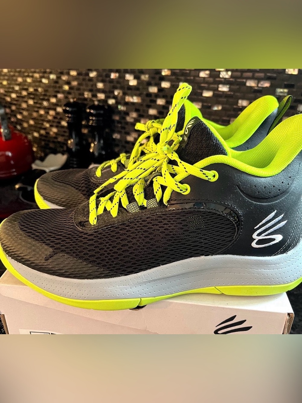 Under Armour Steph Curry 3Z6 Basketball Shoes